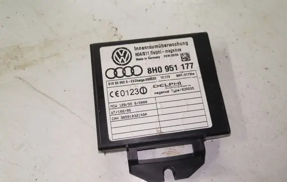 Audi A4 S4 B6 8E 8H Alarm control unit/module 8H0951177