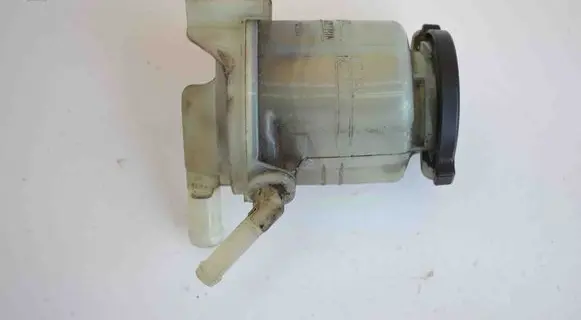 Lexus RX 330 - 350 - 400H Power steering fluid tank/reservoir 
