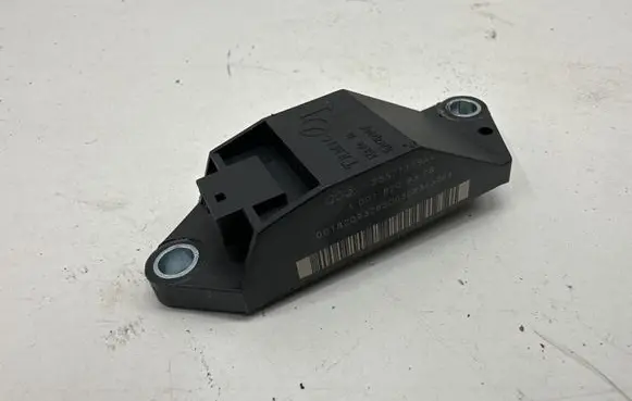 Mercedes-Benz E W211 Airbag deployment crash/impact sensor A0018209326