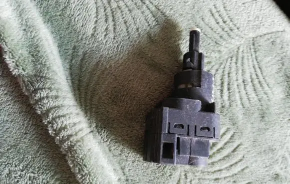 Skoda Fabia Mk1 (6Y) Brake pedal sensor switch 6Q0945511
