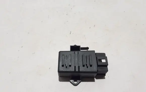 Porsche Cayenne (9Y0 9Y3) Other relay 3F0959772