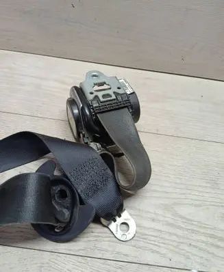Volkswagen Sharan Front seatbelt 6184466B 131107