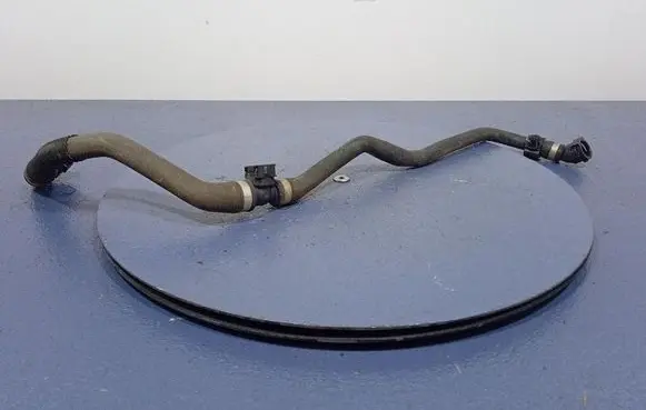 BMW X5 E53 Engine coolant pipe/hose 8583379