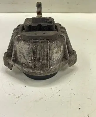 BMW 1 E81 E87 Engine mount bracket