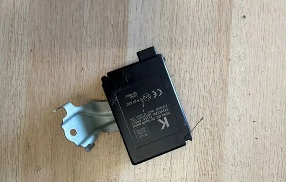 Toyota Yaris Tire pressure control unit 897600D030