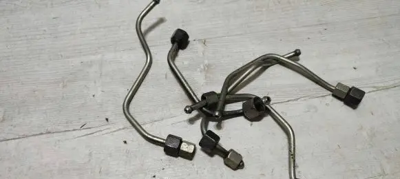 Peugeot 308 Fuel injector supply line/pipe 
