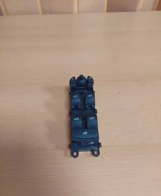 Volvo V40 Electric window control switch 31334567 12W184