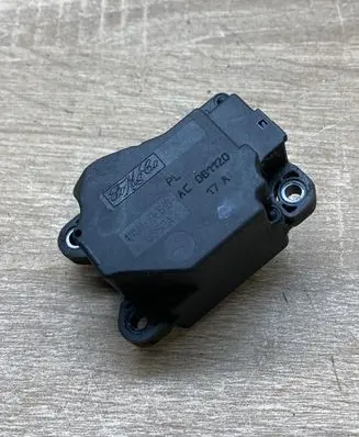Volvo V50 Air flap motor/actuator 4N5H19E616