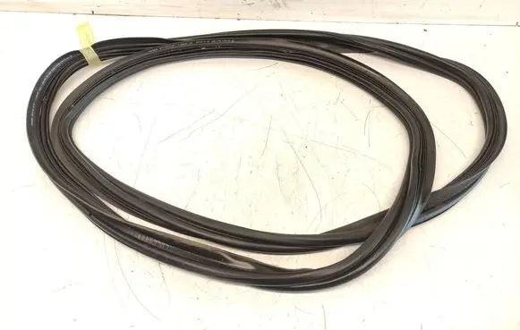 Mercedes-Benz C W205 Trunk rubber seal (body) A2057400600