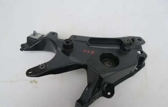 Volvo S90, V90 Fender mounting bracket 31378984 AD7011