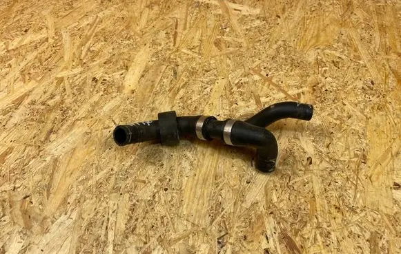 Volkswagen Golf VII Engine coolant pipe/hose 04L122073B