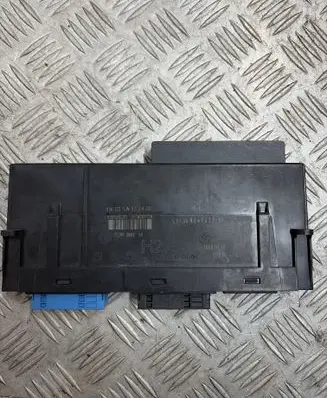 BMW 3 E90 E91 Comfort/convenience module 532538G00