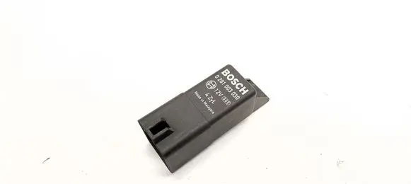 Honda CR-V Glow plug pre-heat relay 0281003030