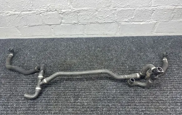 Engine coolant pipe/hose