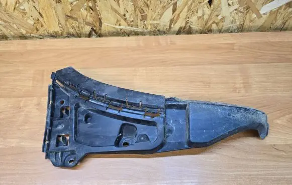 Volvo XC90 Front bumper mounting bracket 08620563