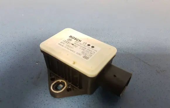 Audi A4 S4 B8 8K ESP acceleration yaw rate sensor 8K0907637A 7009712 0265005667