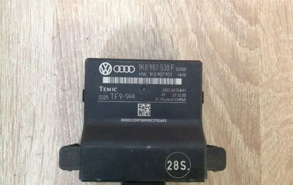 Volkswagen Golf V Other control units/modules 1K0907530F 1K0907951