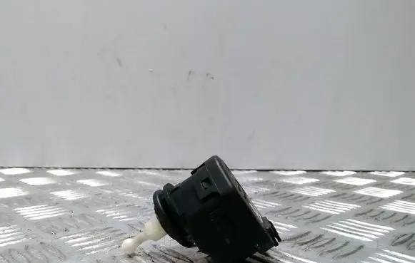 Volkswagen PASSAT B5.5 Headlight level adjustment motor 1J0941295C