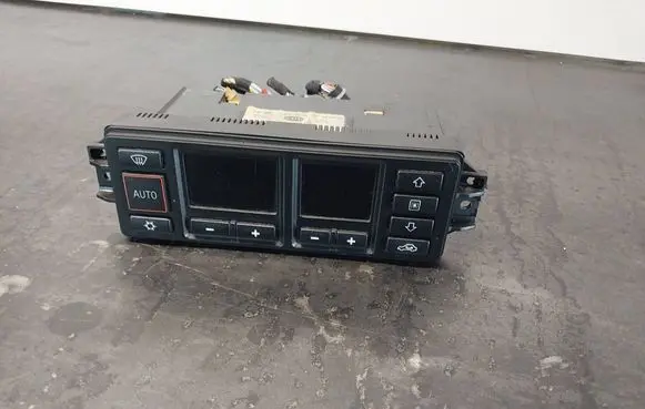 Audi A4 S4 B5 8D Climate control unit 8L0820043B 5HB007608-00