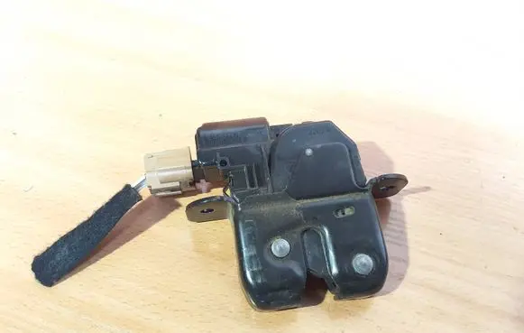 Tailgate/trunk/boot lock/catch/latch