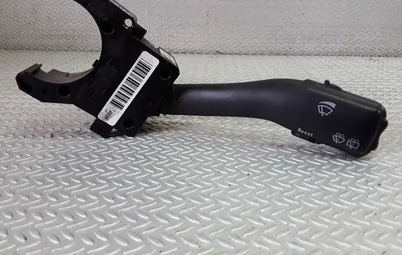 Skoda Fabia Mk1 (6Y) Wiper control stalk 4B0953503H