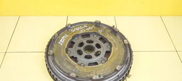Nissan Qashqai Dual mass flywheel 123104345R HRA2 28SP42