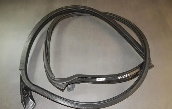 Volkswagen Arteon Rubber seal front door (on door) 3G8867338