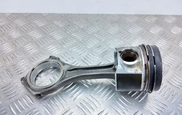 Audi A8 S8 D4 4H Piston with connecting rod 59AE BHS