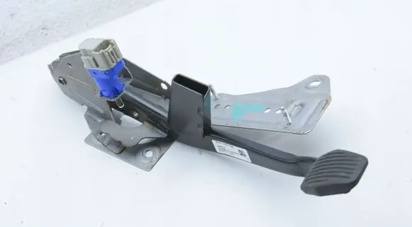 Ford Focus Brake pedal bracket assembly BV612467GBORYG