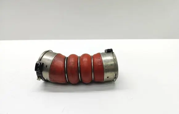 BMW 5 F10 F11 Intercooler hose/pipe 7805401 780540103 11279410