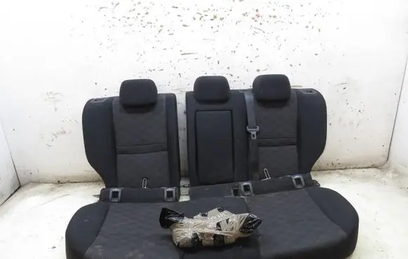 Nissan Qashqai Rear seat KRIS235789