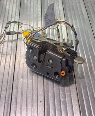 Mercedes-Benz Vaneo W414 Rear door lock A4147300335 A2C52121245 5620800100
