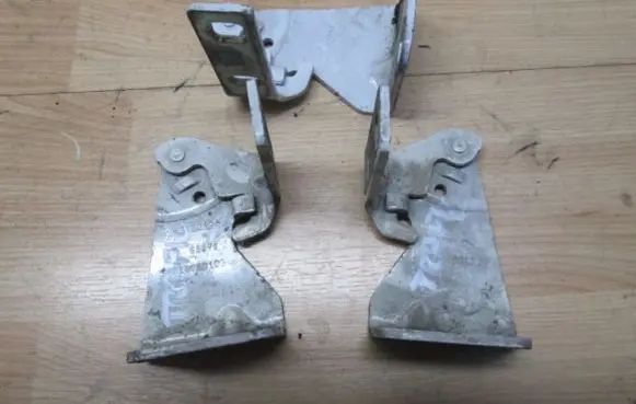 Renault Trafic I Front door hinge set 223471