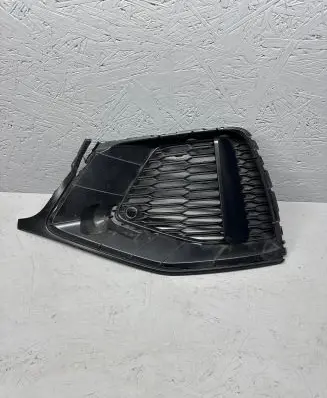 Audi Q8 Front bumper lower grill 4M8807681A
