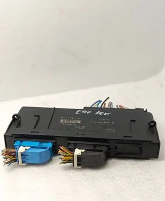 BMW 3 E90 E91 Comfort/convenience module 9226331 10681810