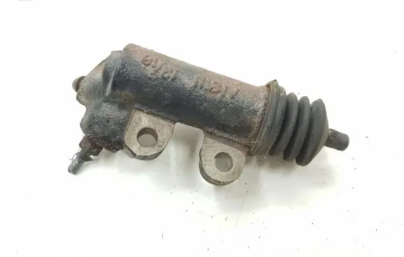 Toyota Corolla E120 E130 Clutch slave cylinder 