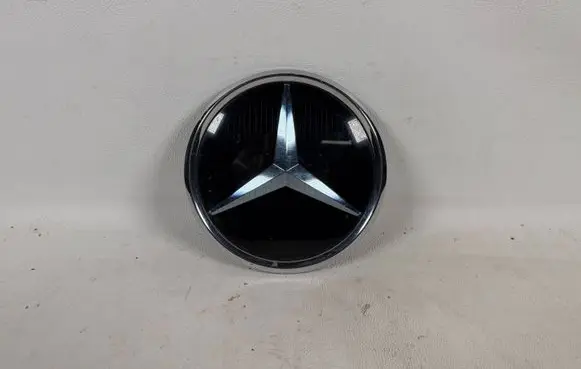 Mercedes-Benz C W206 Manufacturer badge logo/emblem A0008881800