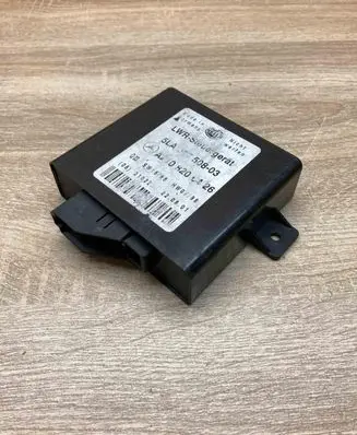 Mercedes-Benz E W210 Light module LCM A2108206426 5LA007508