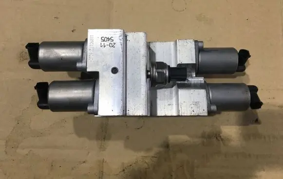 BMW X5 E70 Active stabilizer control/valve assembly 6794578