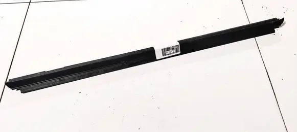 Volkswagen PASSAT B5.5 Windshield trim 008367B