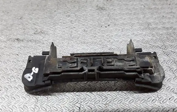Rear door exterior handle/bracket
