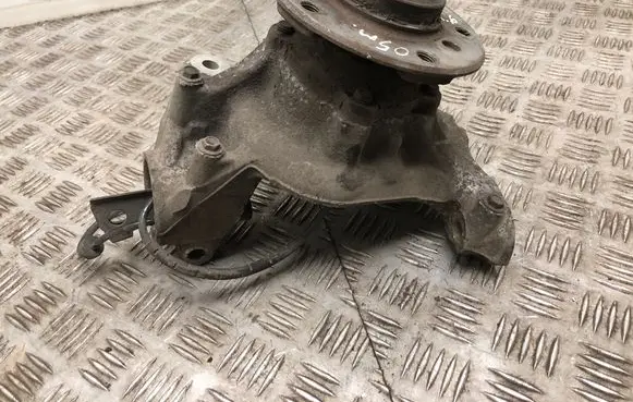 BMW 1 E81 E87 Front wheel hub