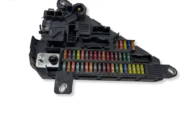 BMW 5 E60 E61 Fuse module 6906619