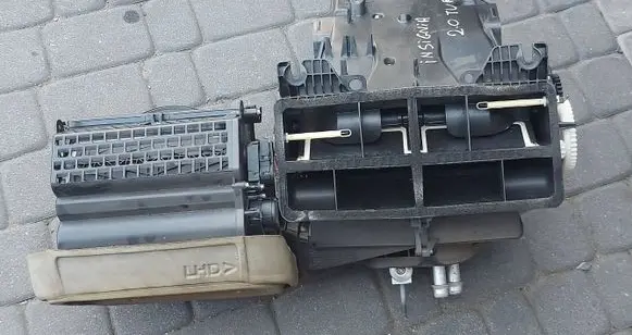 Opel Insignia A Interior heater climate box assembly 13334503