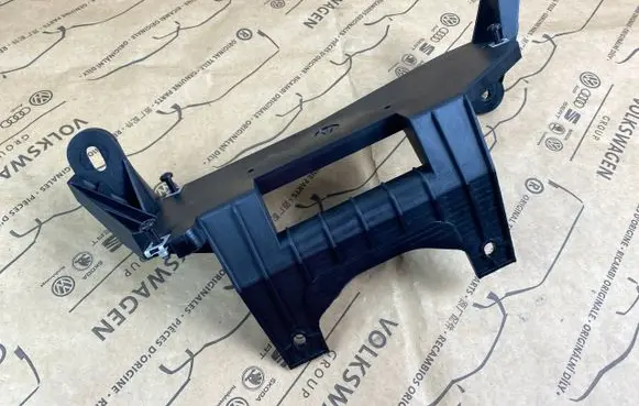 Audi A5 Sportback 8TA Sound amplifier holder/bracket 8T8907101