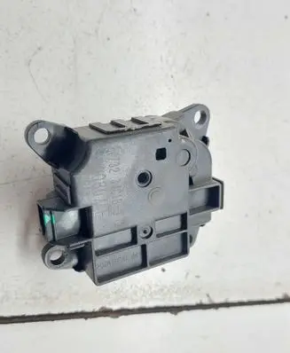 Nissan Navara D23 Air flap motor/actuator 277323JC1BG 200807E