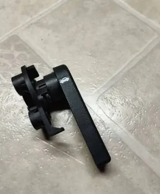 KIA Opirus Engine bonnet (hood) release handle