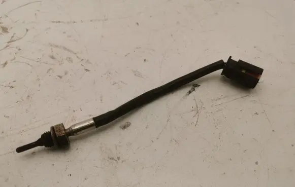 BMW 5 F10 F11 Exhaust gas temperature sensor 8506995