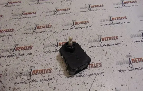 Toyota Avensis T270 Headlight level adjustment motor 