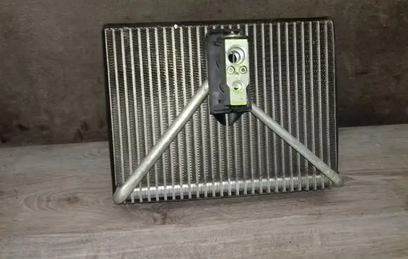 Volvo V70 Air conditioning (A/C) radiator (interior) 5037141332 31101177